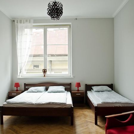 Tramp Aparthostel Krakau Buitenkant foto