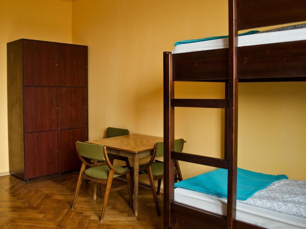 Tramp Aparthostel Krakau Buitenkant foto
