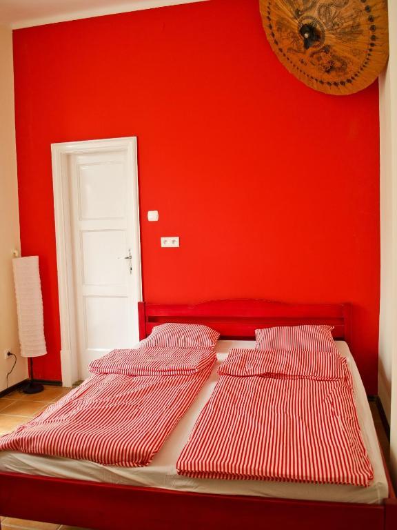 Tramp Aparthostel Krakau Buitenkant foto
