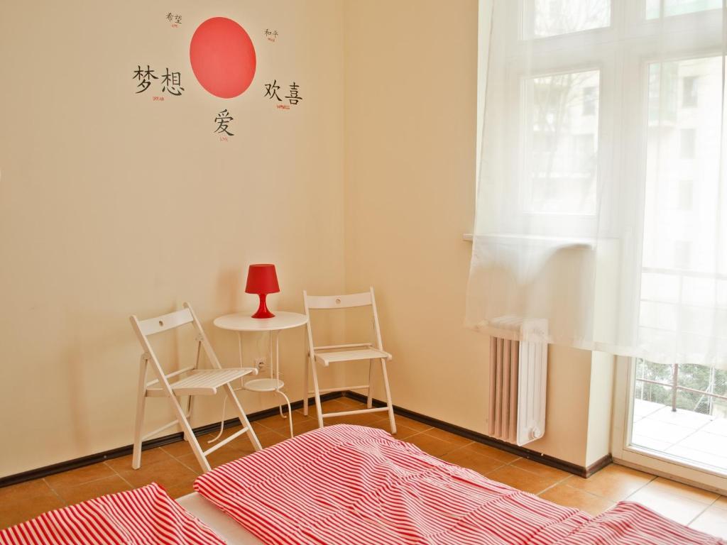 Tramp Aparthostel Krakau Buitenkant foto