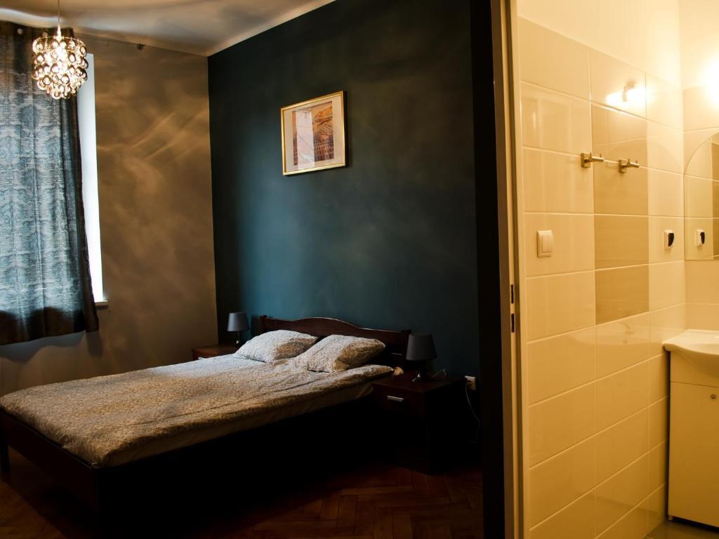 Tramp Aparthostel Krakau Buitenkant foto