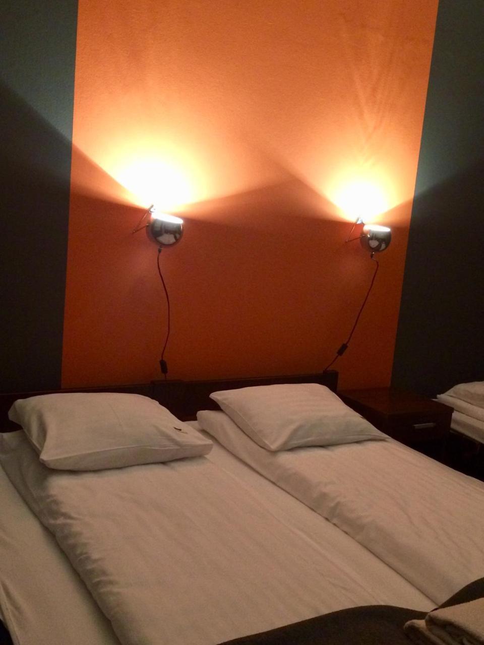 Tramp Aparthostel Krakau Buitenkant foto